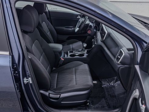 Used 2022 Kia Sportage LX image 18