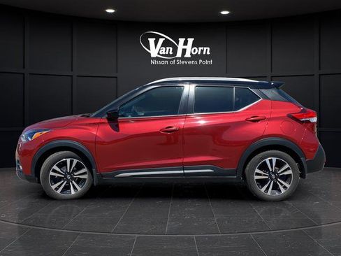 Used 2019 Nissan Kicks FWD image 4