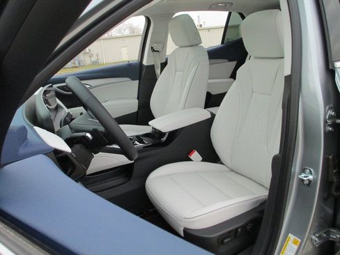 New 2026 Buick Envision Avenir image 11