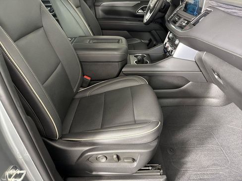 Used 2023 GMC Yukon XL SLT w/ SLT Luxury Package RWD image 11