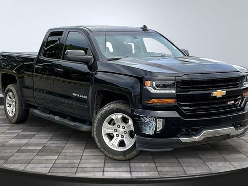 Used 2018 Chevrolet Silverado 1500 LT w/ All Star Edition image 12