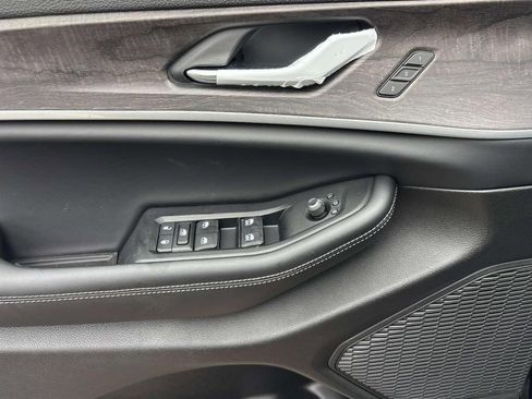 New 2025 Jeep Grand Cherokee Limited w/ Black Appearance Package image 11