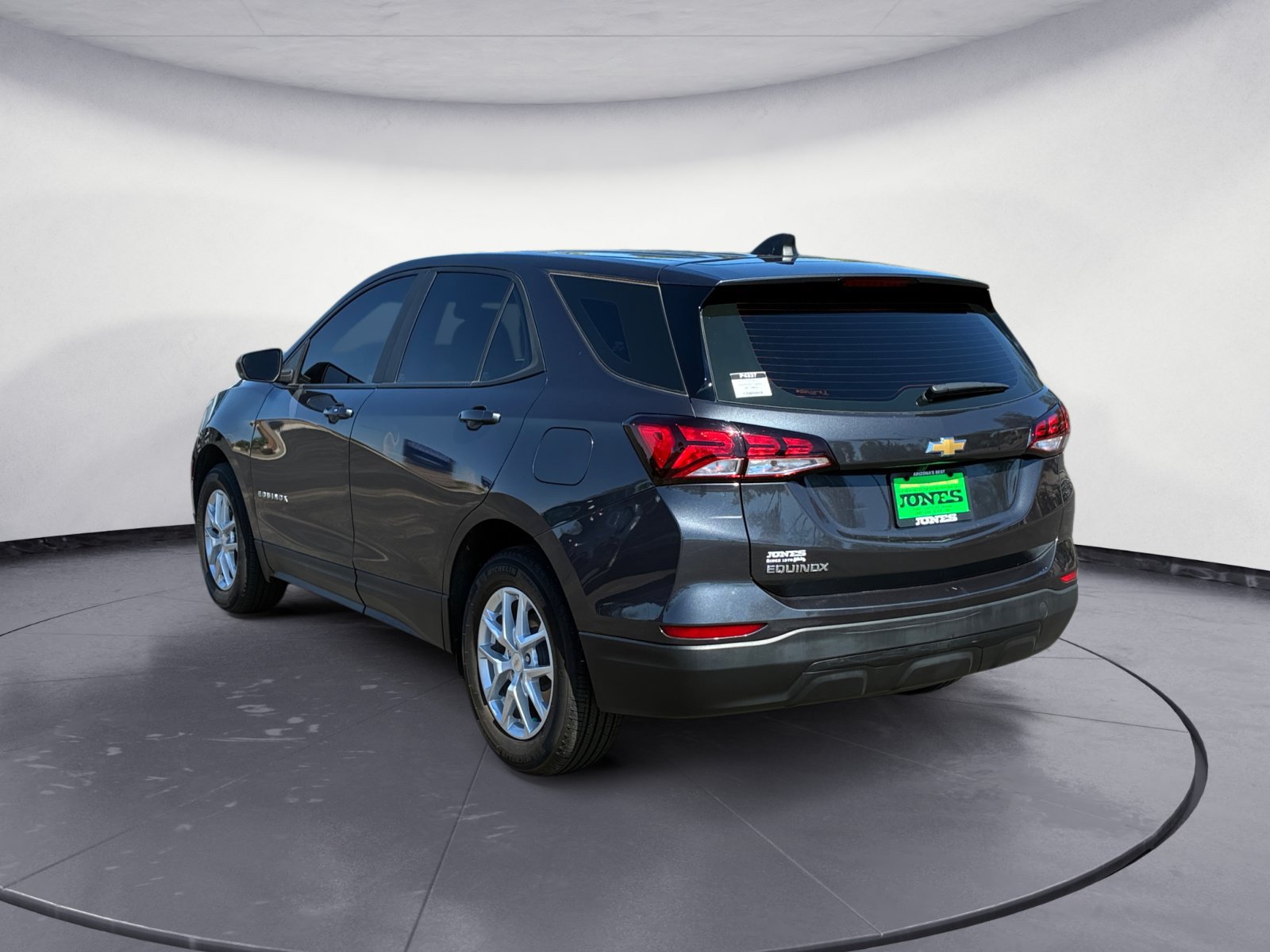 Used 2022 Chevrolet Equinox LS FWD image 4