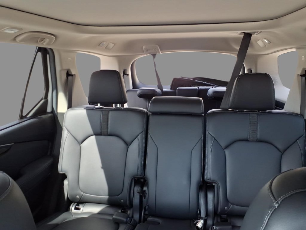 Used 2025 Honda Pilot Touring image 28