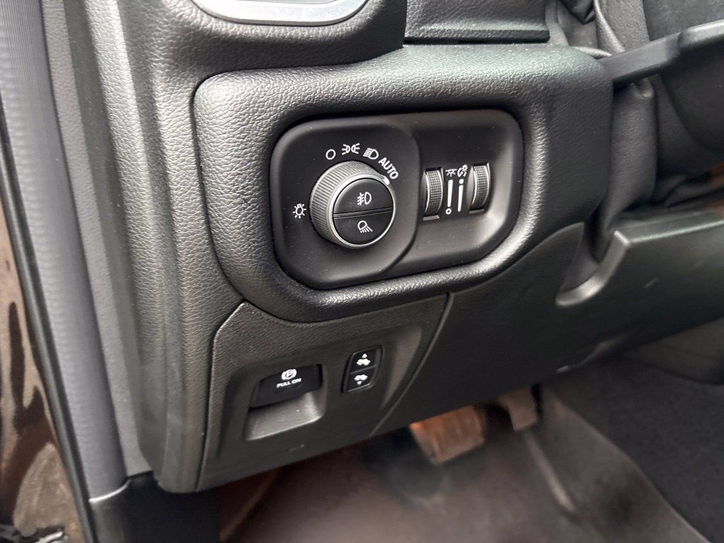 Used 2019 RAM 1500 Big Horn AWD/4WD image 20