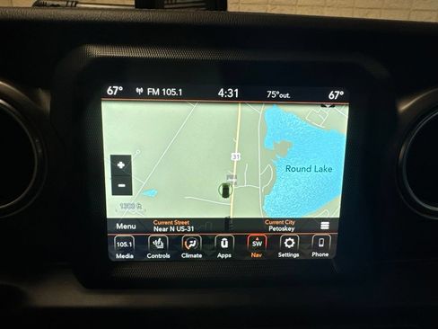 Used 2021 Jeep Wrangler Unlimited Sahara AWD/4WD image 9