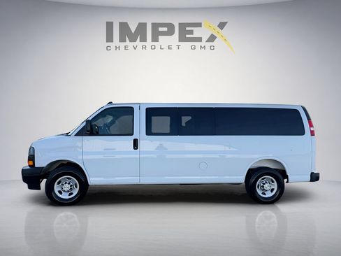 Used 2021 Chevrolet Express 2500 w/ Driver Convenience Package RWD image 2