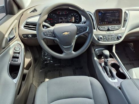 Used 2024 Chevrolet Malibu LT FWD image 4