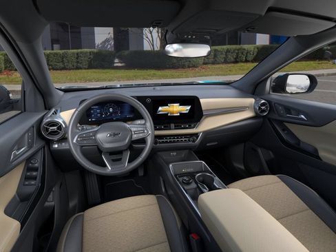 Used 2025 Chevrolet Equinox ACTIV FWD image 16