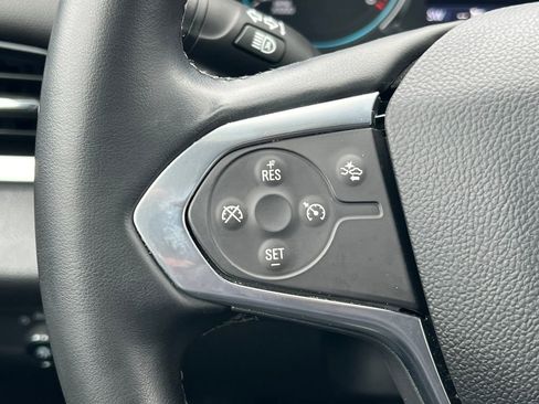 Used 2023 Chevrolet Traverse LT w/ Rear Camera Mirror Package AWD/4WD image 19
