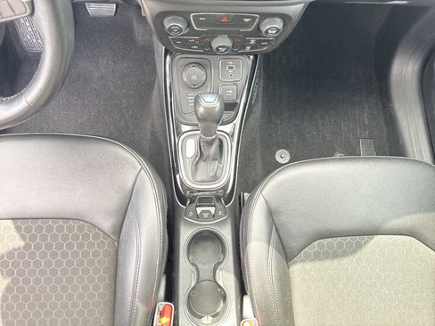 Used 2021 Jeep Compass Latitude w/ Sun and Sound Group image 17