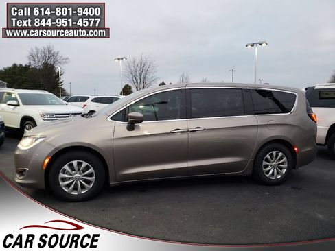 Used 2018 Chrysler Pacifica Touring Plus image 10