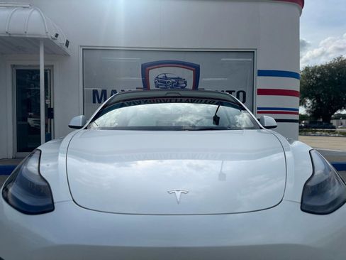 Used 2023 Tesla Model 3 Standard Range image 9