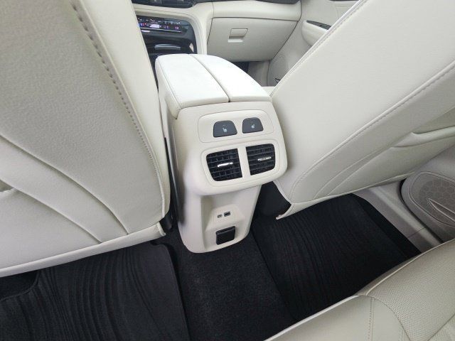 Used 2023 Buick Envision Avenir AWD/4WD image 33