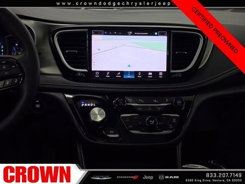 Certified 2024 Chrysler Pacifica Premium image 18