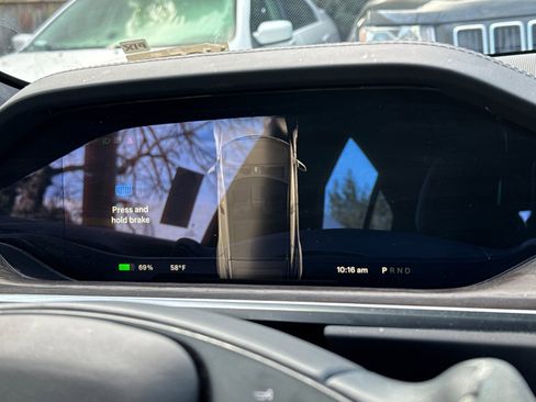 Used 2021 Tesla Model S Plaid image 23