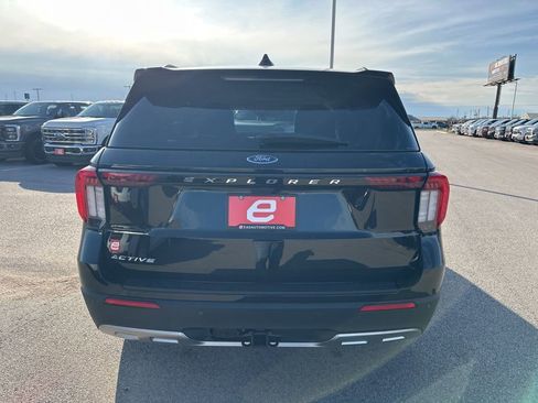 New 2026 Ford Explorer Active w/ Active Comfort Package image 7