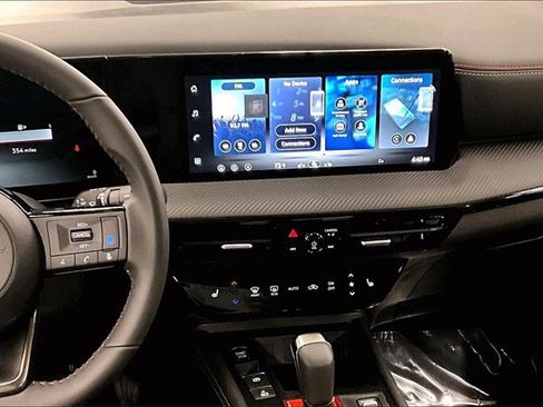 New 2026 Nissan Kicks SR w/ Cold Weather Package image 7