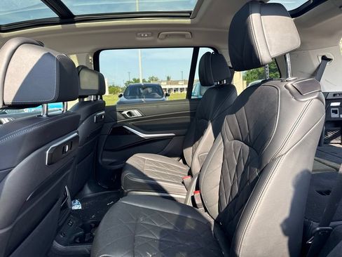 Used 2024 BMW X7 xDrive40i AWD/4WD image 19