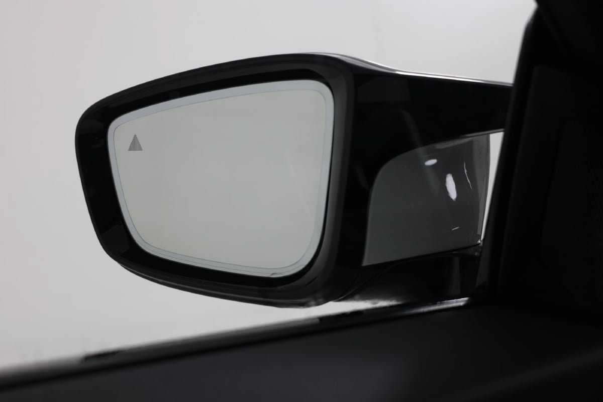 Used 2024 BMW M2 w/ Lighting Package RWD image 17