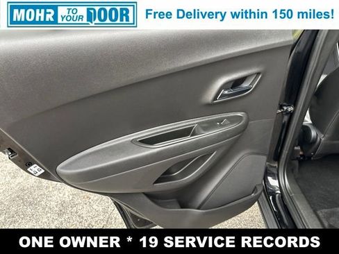 Used 2019 Chevrolet Trax LT w/ LT Convenience Package image 31