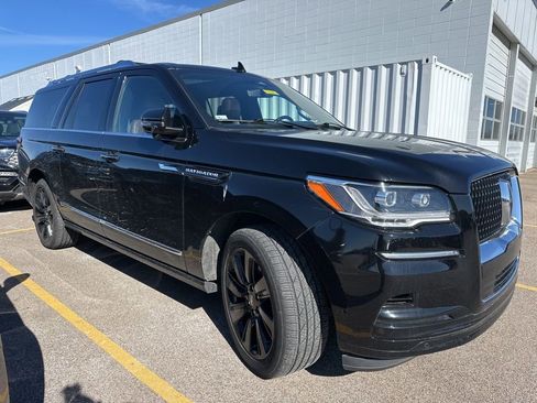 Used 2023 Lincoln Navigator L Reserve image 4