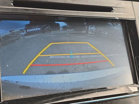 Used 2018 Toyota Avalon Limited w/ All Weather Liner Package image 17