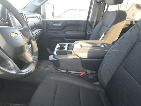 Used 2024 Chevrolet Silverado 2500 Custom w/ Custom Value Package image 8