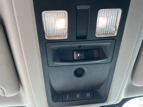 Used 2017 RAM 1500 Laramie AWD/4WD image 17