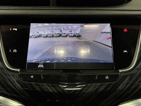 Used 2025 Cadillac XT6 Premium Luxury image 35