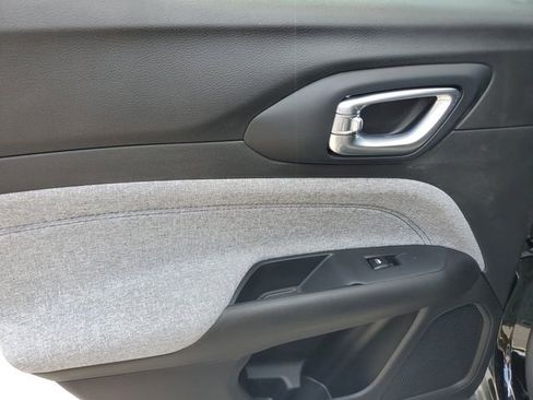 New 2025 Jeep Compass Sport image 14