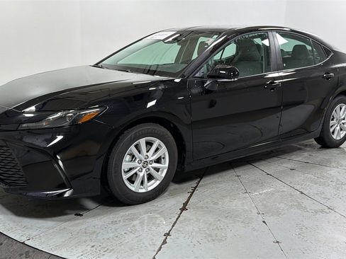 Used 2026 Toyota Camry LE w/ Convenience Package image 1