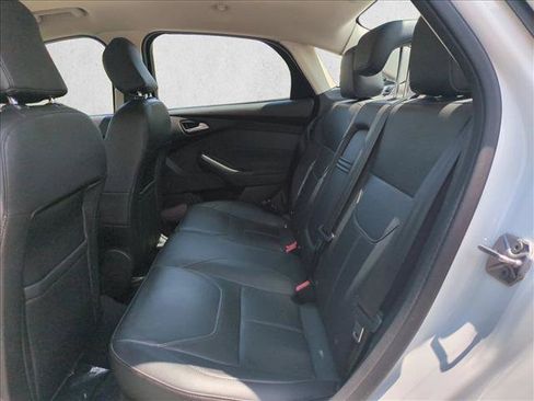 Used 2015 Ford Focus SE w/ Equipment Group 201A FWD image 17