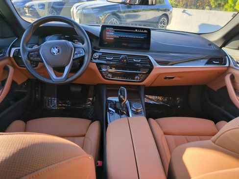 Certified 2023 BMW 530e w/ Convenience Package image 19