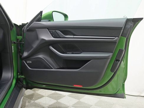 Used 2022 Porsche Taycan 4 Cross Turismo image 33