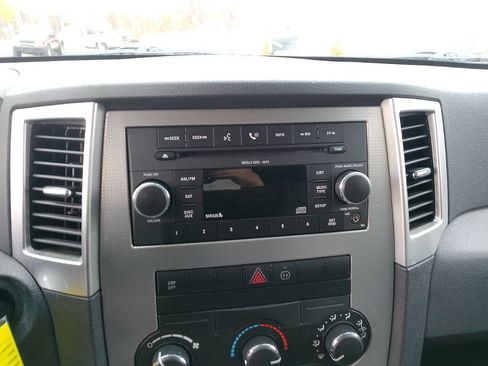 Used 2009 Jeep Grand Cherokee Laredo w/ Popular Equipment Group image 16