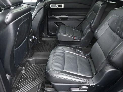 Used 2020 Ford Explorer Limited image 8