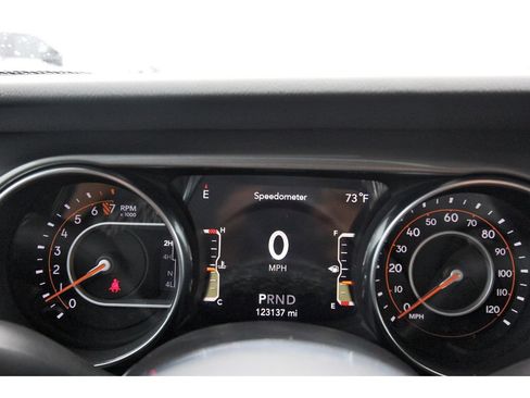 Used 2020 Jeep Wrangler Unlimited Sahara AWD/4WD image 13