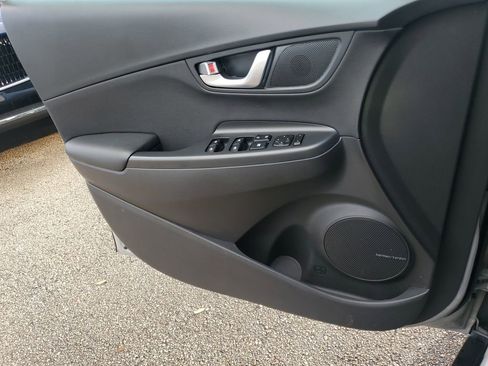 Used 2023 Hyundai Kona Limited image 21