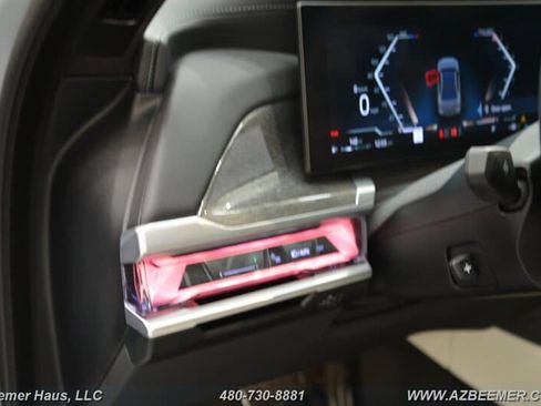 Used 2023 BMW 740i w/ Parking Assistance Package RWD image 29