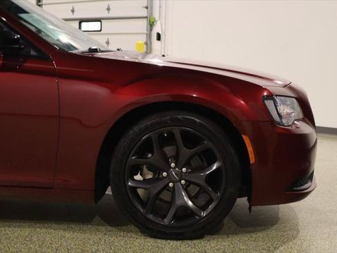Used 2022 Chrysler 300 Touring w/ Sport Appearance Package RWD image 12