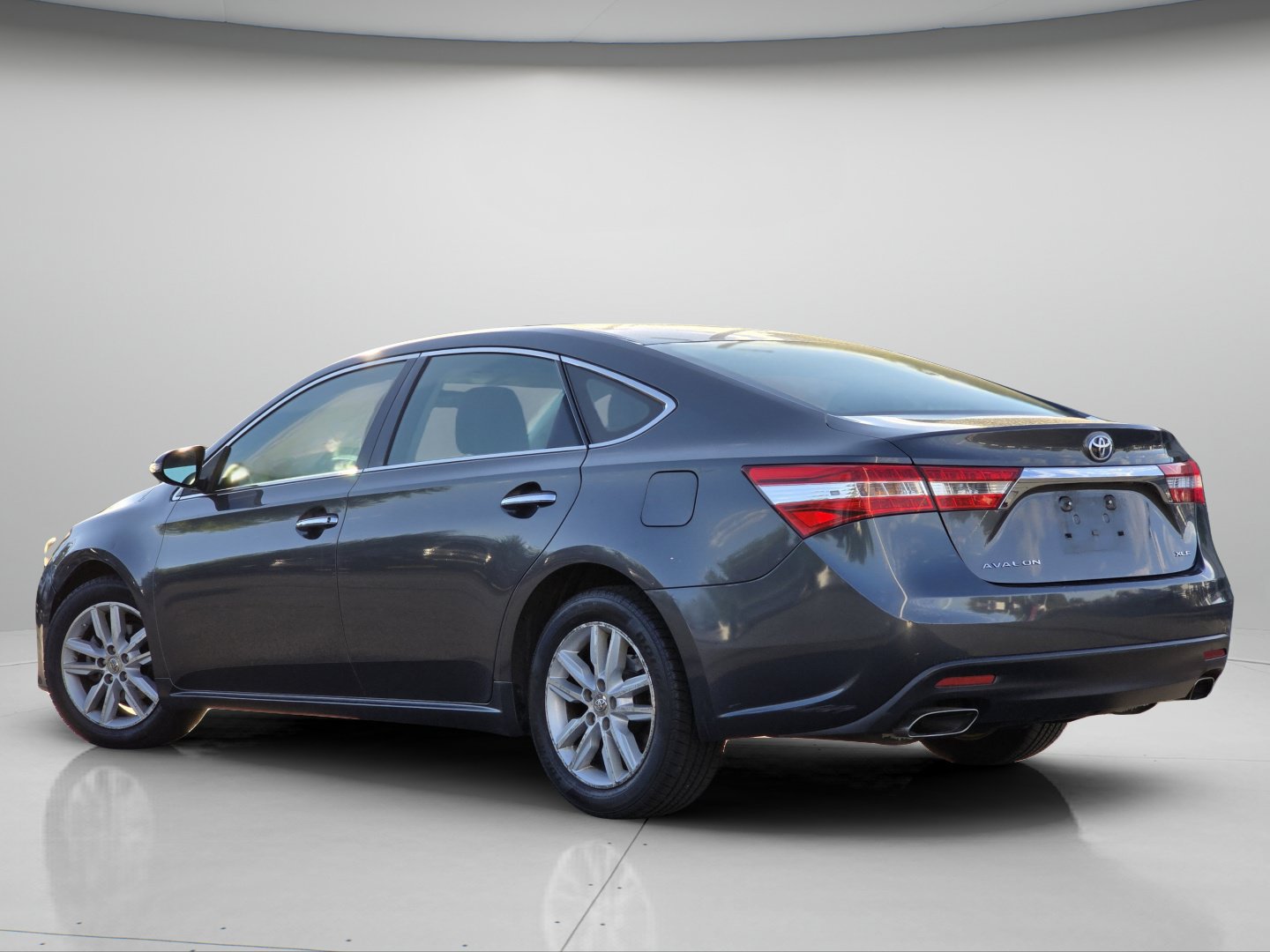 Used 2013 Toyota Avalon XLE FWD image 17