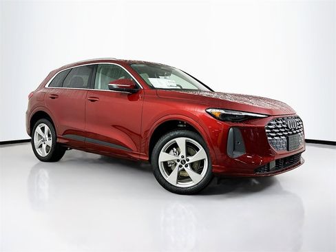 New 2025 Audi Q5 2.0T Premium Plus image 1