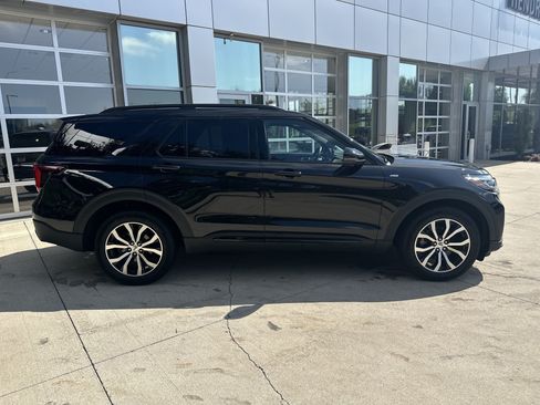 Used 2025 Ford Explorer ST-Line AWD/4WD image 10