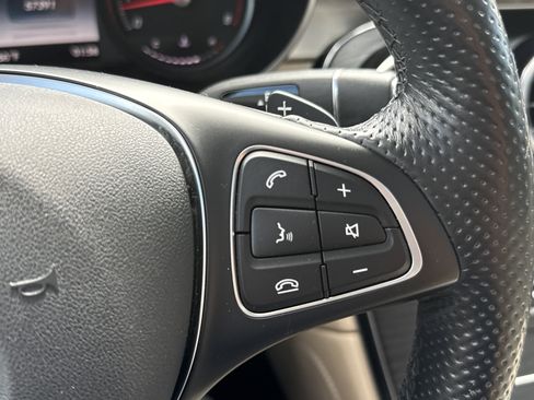 Used 2019 Mercedes-Benz GLC 300 4MATIC image 18