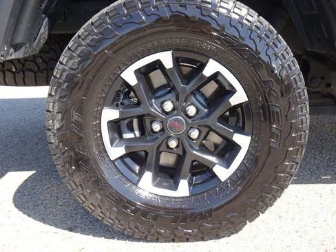 Used 2024 Jeep Gladiator Rubicon image 24