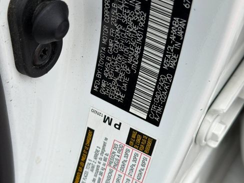 Used 2021 Toyota Corolla SE w/ Carpet Mat Package (TMS) FWD image 32