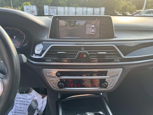 Used 2020 BMW 750i xDrive w/ Executive Package AWD/4WD image 34
