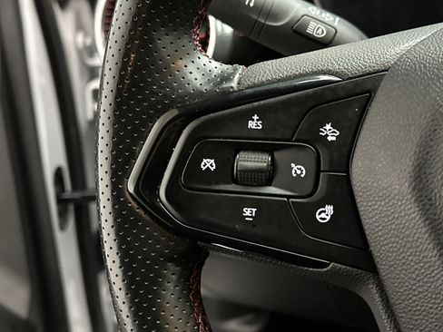 Used 2025 Chevrolet Trax RS w/ Driver Confidence Package image 24