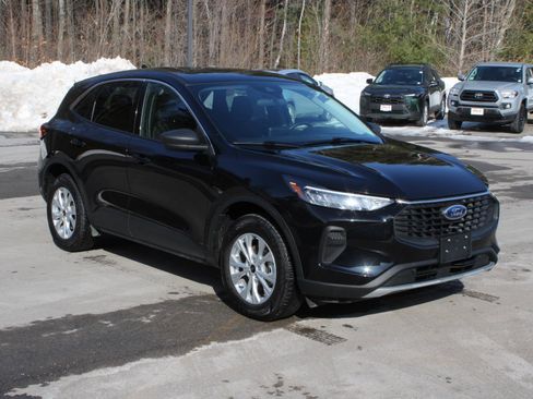 Used 2023 Ford Escape Active image 3